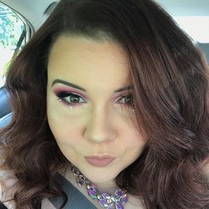 Meet your Posher, Julia